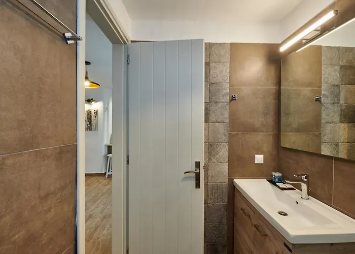 Kipos & Mykonos Town